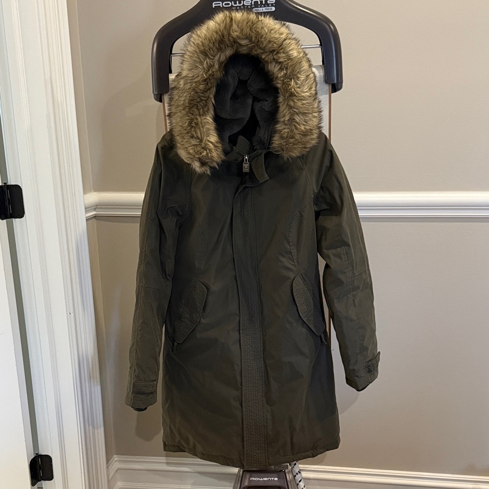 Aritzia Tna Summit Parka with Faux Fur Hood